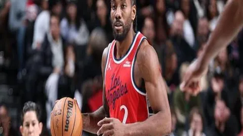 “NBA焦点对决：雄鹿挑战独行侠，八成六精彩瞬间，深度让分解析大揭秘！”